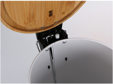 23 gallon kitchen trash can