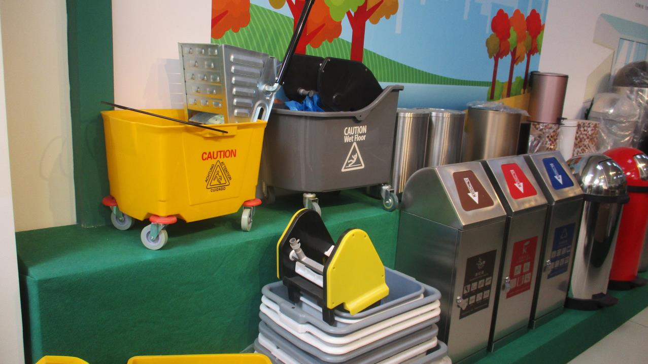 trash can divider